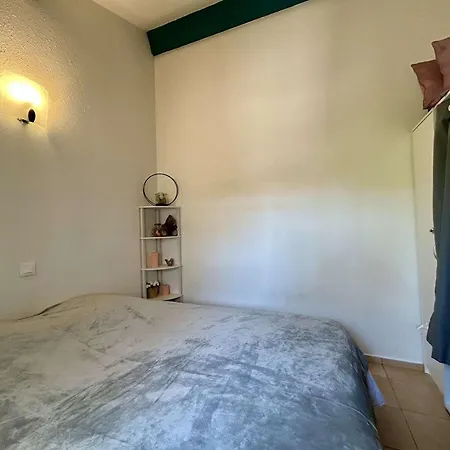 Maison 3 Pieces Pres De La Avec Climatisation Et Parking - Cyprien - Fr-1-225d-222 *